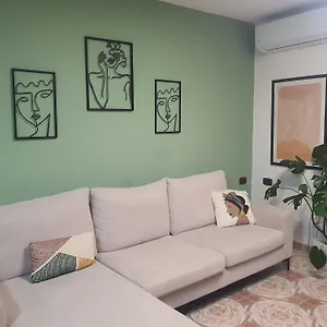  Apartament Away From Albania